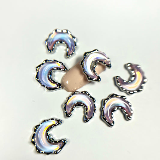 Décorations en métal: croissant de lune opal (10 pcs)