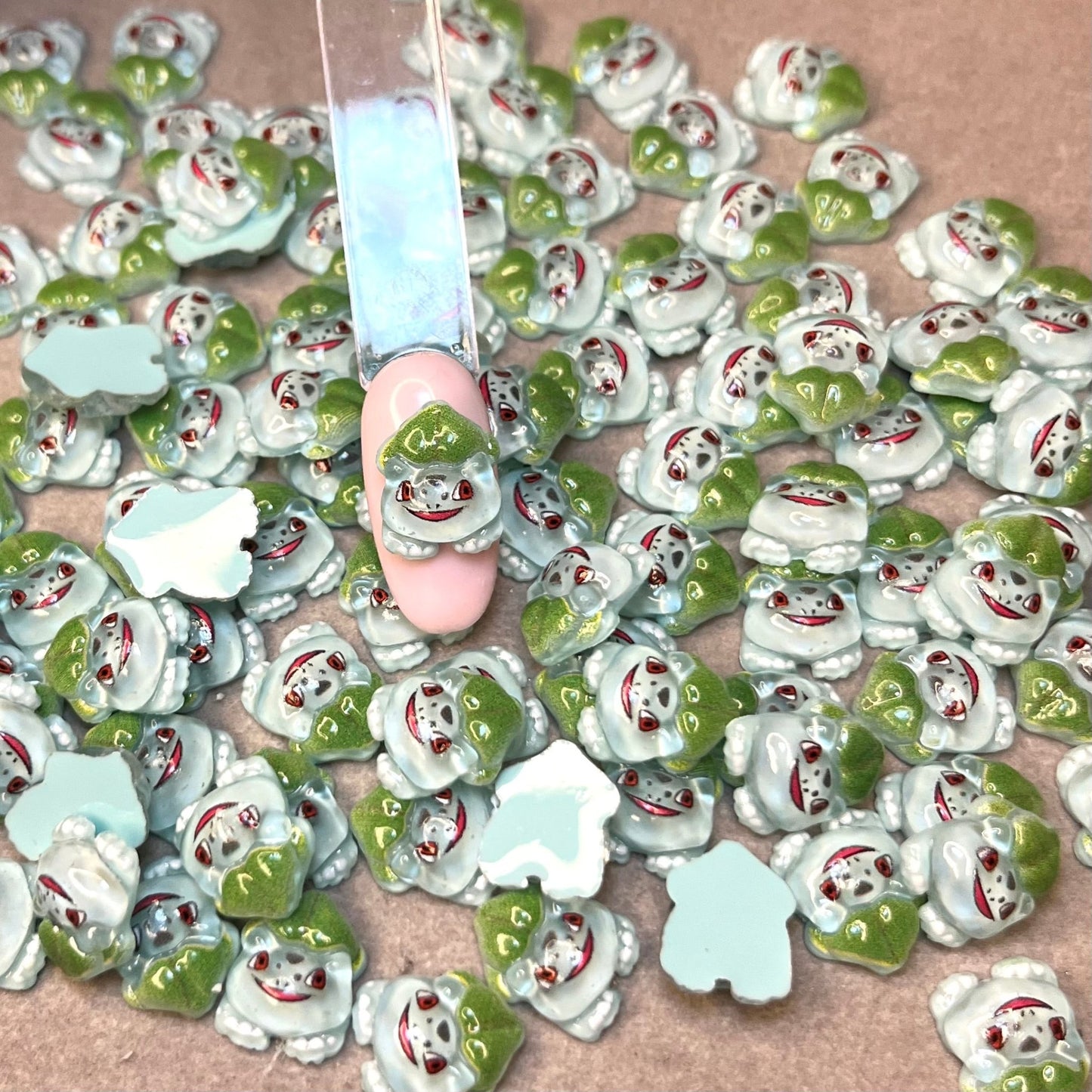 Bulbizarre (Pokémon) 10 pcs - Bling charm bar